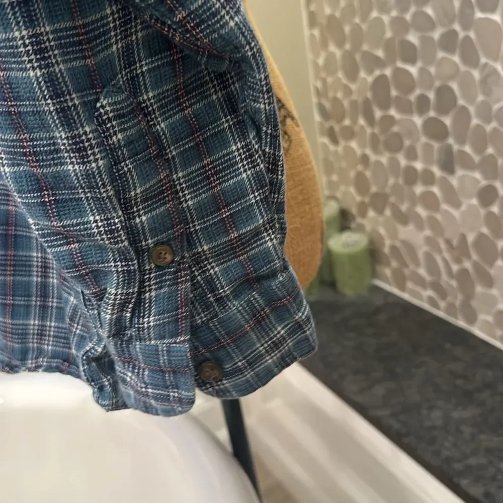 Tommy Hilfiger boys plaid flannel – size medium
